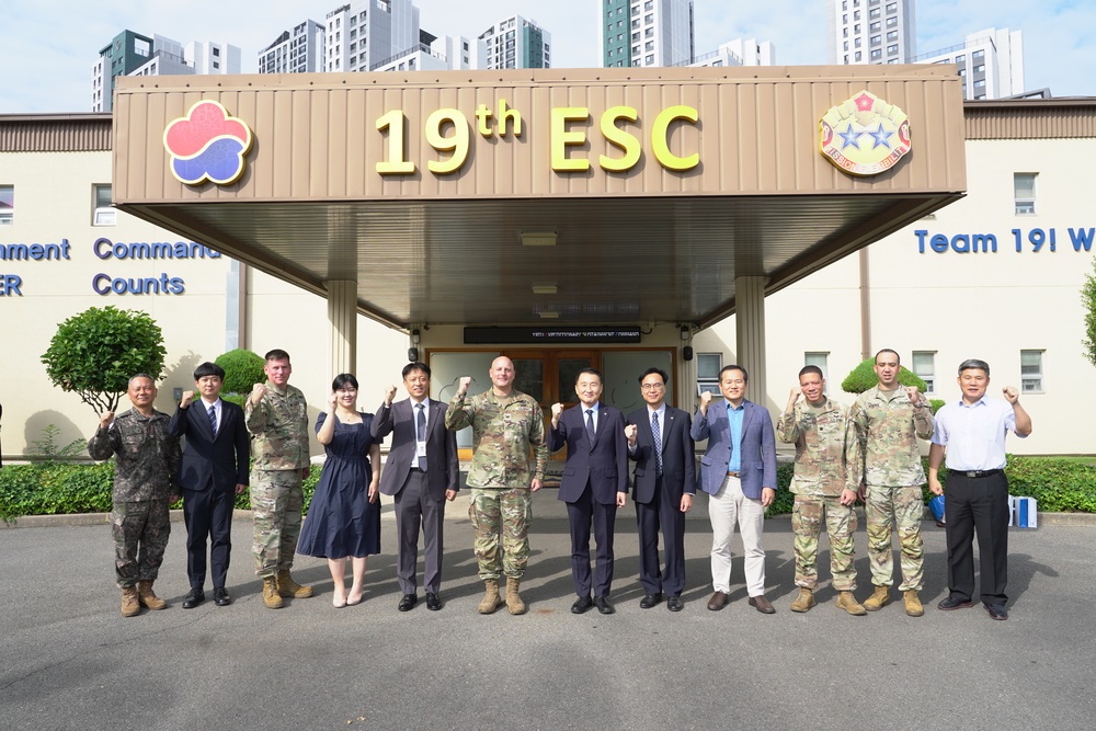 DTAQ President MG(R) Shin Visits 19ESC to Strengthen Defense Collaboration
