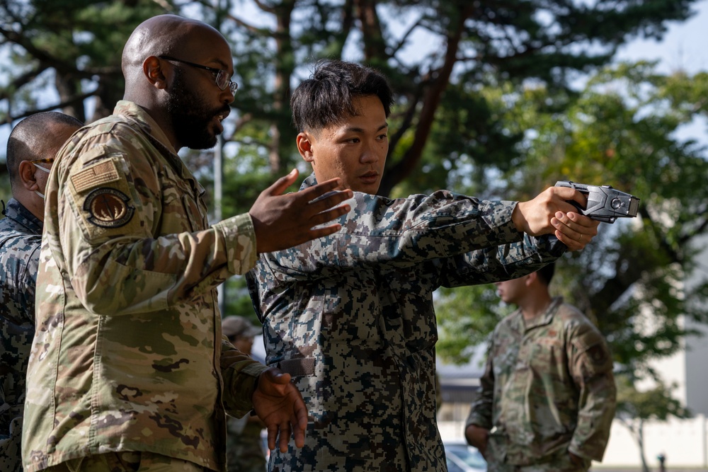 BG25: 35th SFS trilateral training