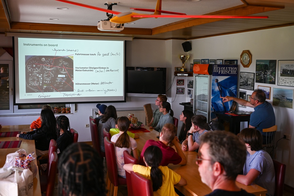 Inspiring Tomorrow's Aviators Inspiring Tomorrow's Aviators