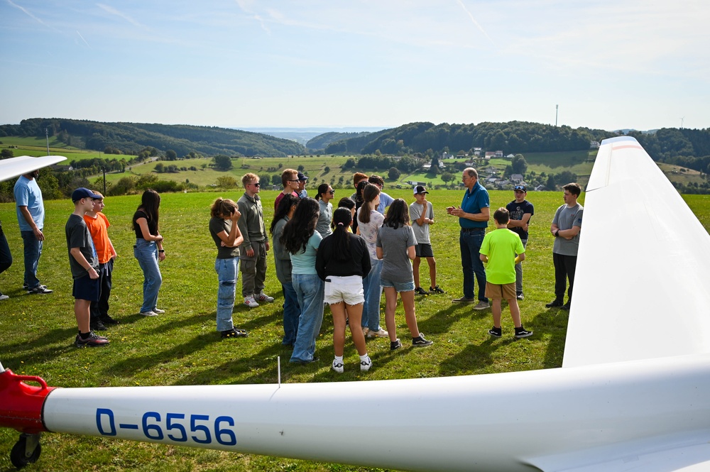 Inspiring Tomorrow's Aviators Inspiring Tomorrow's Aviators