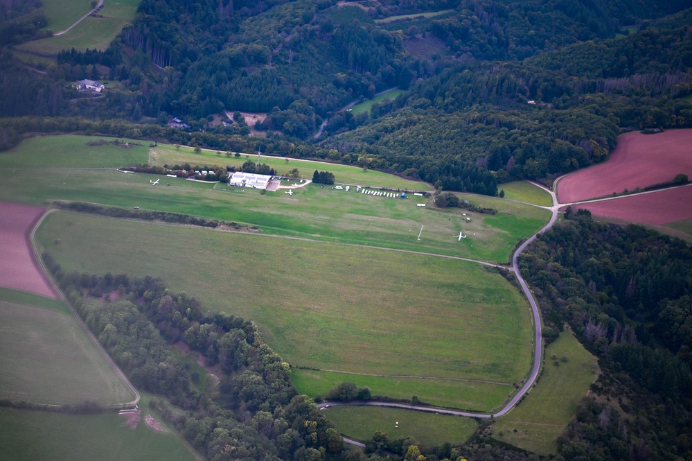 Inspiring Tomorrow's Aviators Inspiring Tomorrow's Aviators