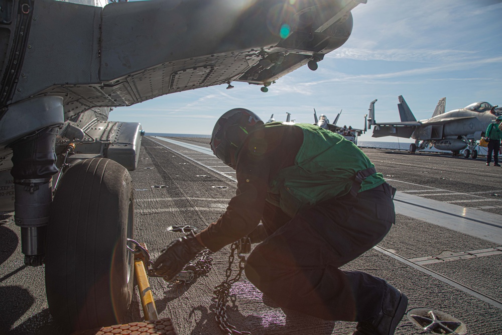 USS Gerald R. Ford (CVN 78) Conducts Helicopter Flight Operations