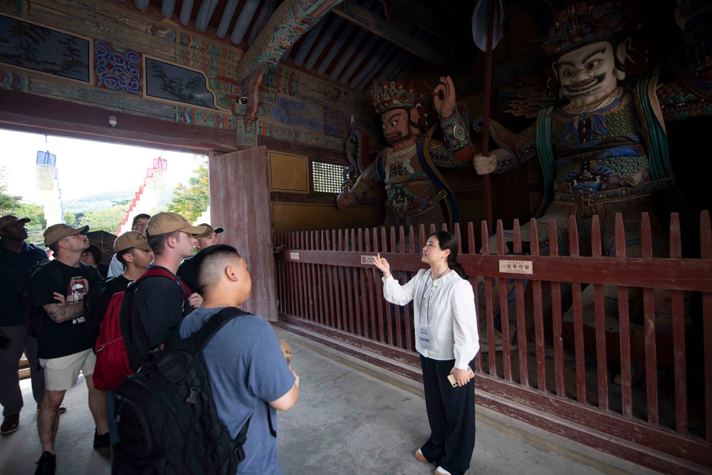 USS BLUE RIDGE SAILORS TOUR BUDDHIST TEMPLES IN SOUTH KOREA
