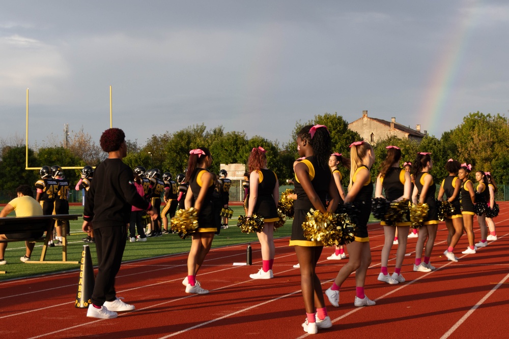 SETAF-AF commanding general kicks off homecoming game