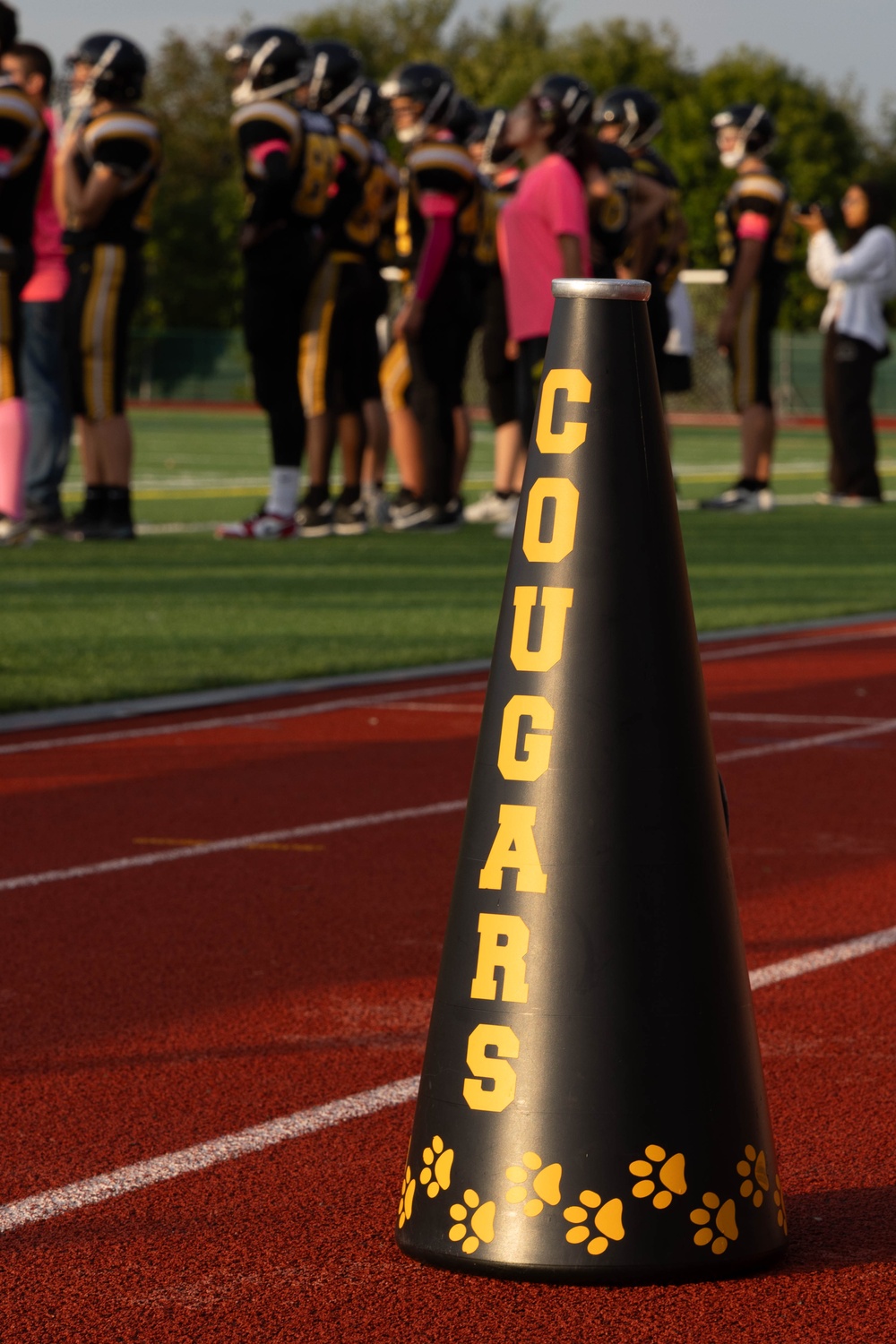 SETAF-AF commanding general kicks off homecoming game