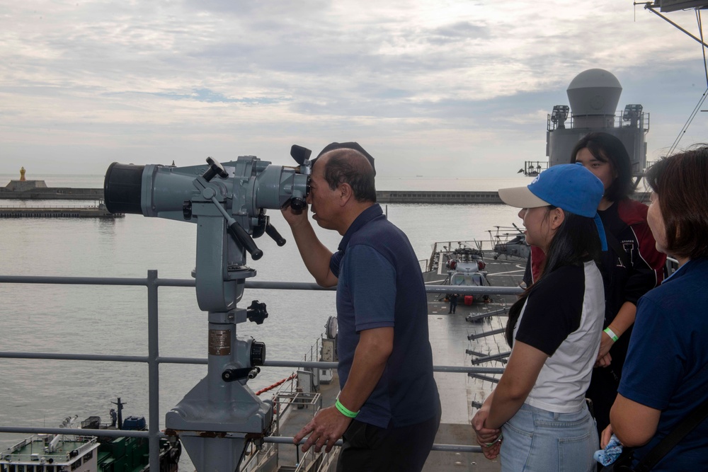 USS BLUE RIDGE HOLDS SHIP TOURS IN BUSAN, SOUTH KOREA