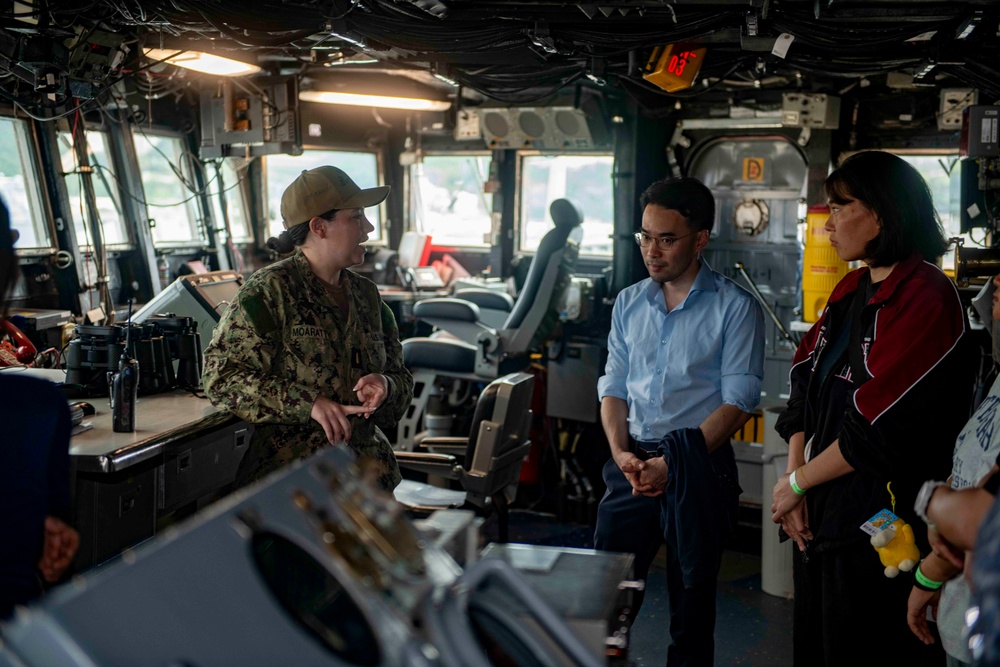 USS BLUE RIDGE HOLDS SHIP TOURS IN BUSAN, SOUTH KOREA