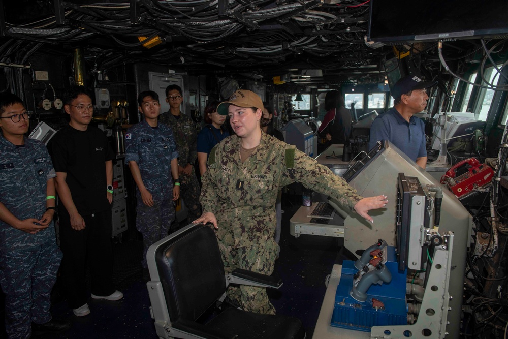 USS BLUE RIDGE HOLDS SHIP TOURS IN BUSAN, SOUTH KOREA