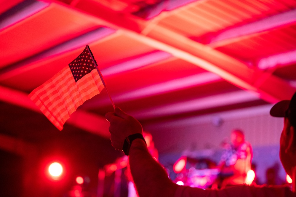 3 Car Garage Band visits the 386th AEW