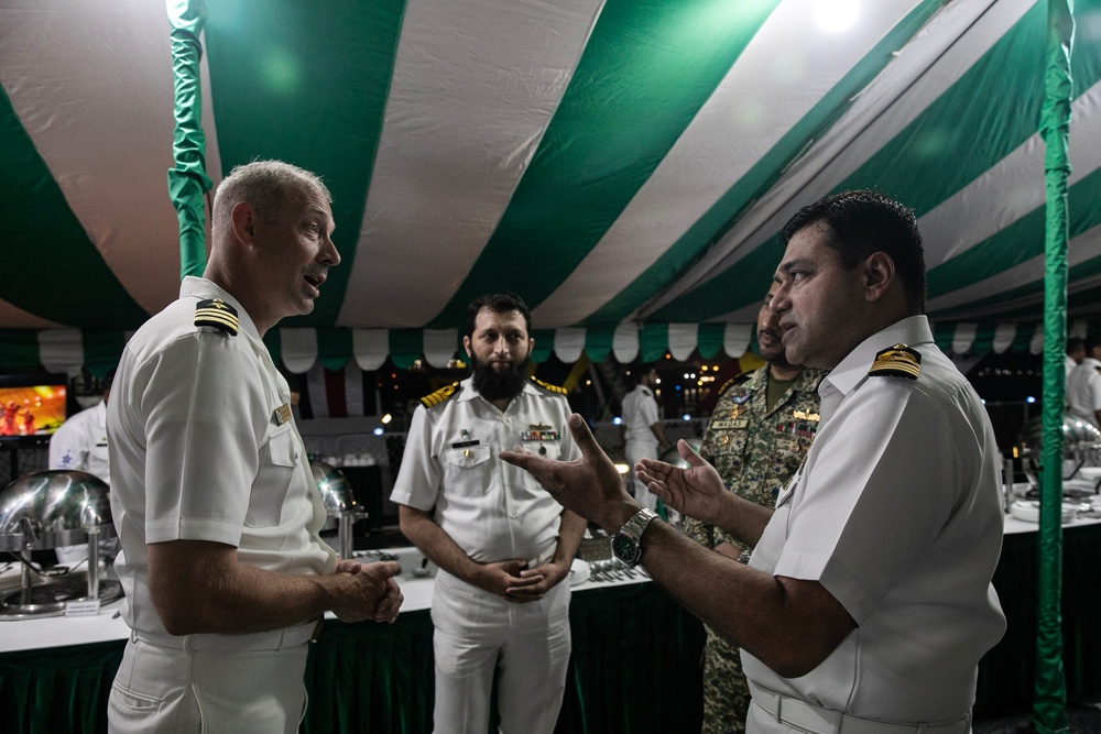 PNS SHAMSHEER HOSTS RECEPTION FOR CDS9, WAYNE E. MEYER