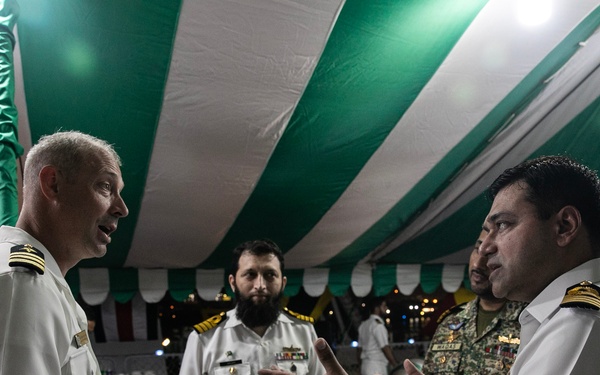 PNS SHAMSHEER HOSTS RECEPTION FOR CDS9, WAYNE E. MEYER