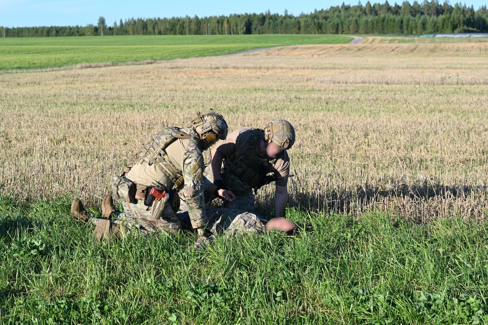 IDMTs perform MEDEVAC training during Ex SOUTHERN GRIFFIN 25