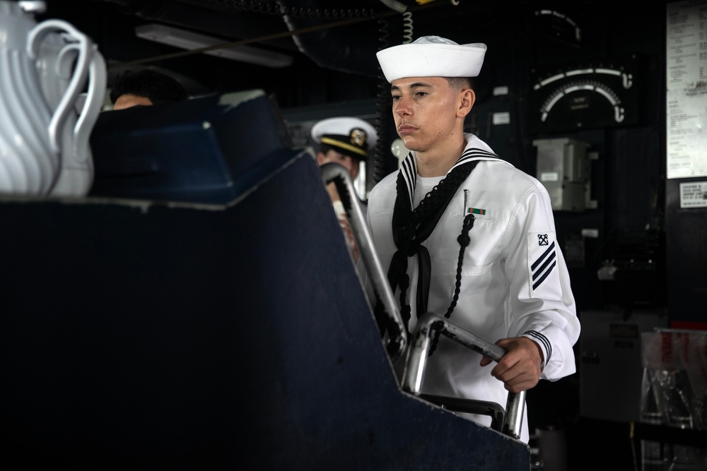 USS WAYNE E. MEYER PULLS INTO KARACHI, PAKISTAN
