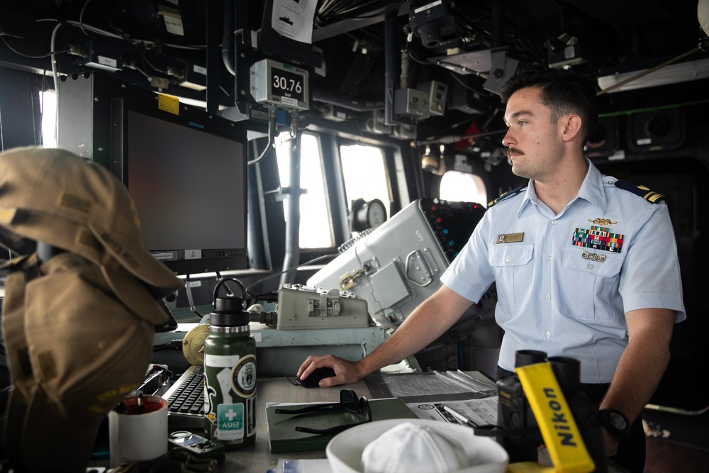 USS WAYNE E. MEYER PULLS INTO KARACHI, PAKISTAN