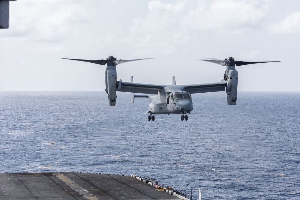 USS Iwo Jima (LHD 7) Conducts Flight Operations