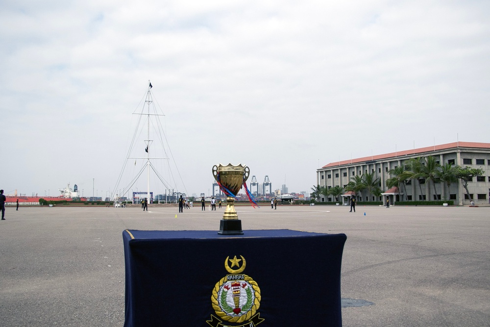 USS WAYNE E. MEYER TAKES ON PAKISTAN NAVAL ACADEMY IN CRICKET MATCH
