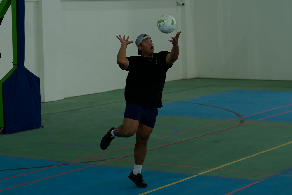 USS WAYNE E. MEYER TAKES ON PAKISTAN NAVAL ACADEMY IN VOLLEYBALL