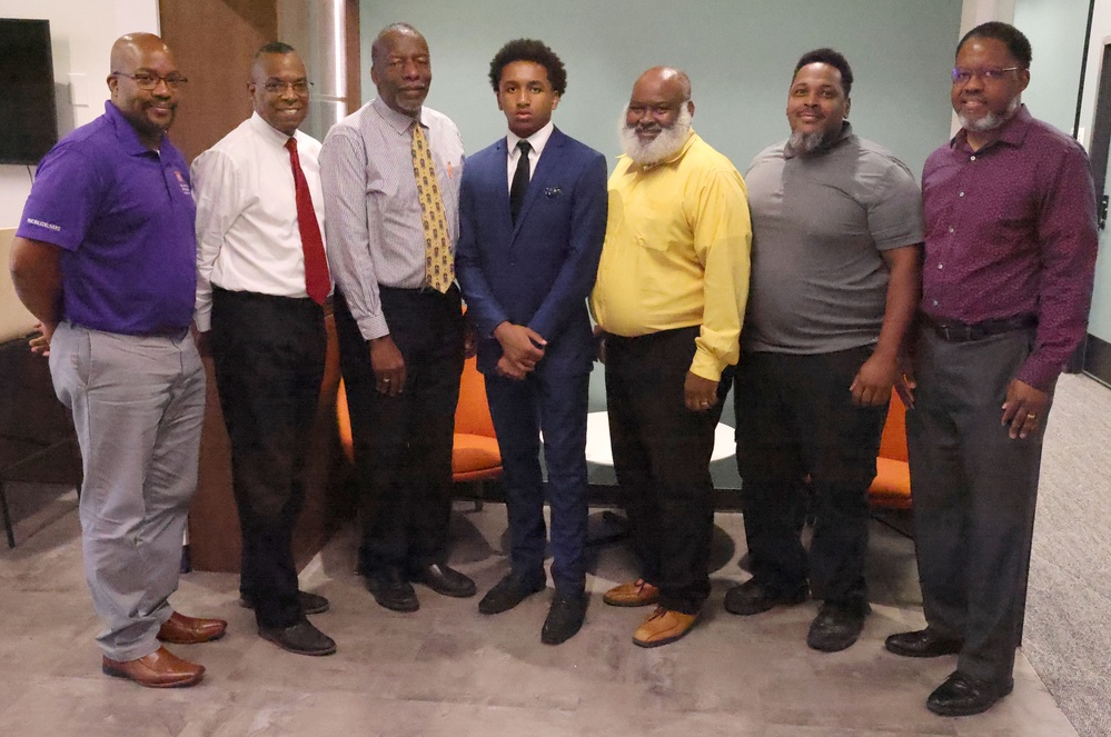 Local teen job shadows Engineers at the Mobile District