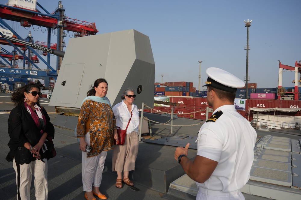 USS WAYNE E. MEYER HOSTS TOUR FOR US CONSULATE STAFF