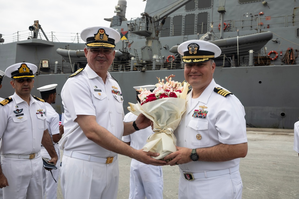 PAKISTAN NAVY WELCOMES USS WAYNE E. MEYER TO PAKISTAN
