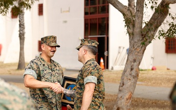 13th MEU Marines awarded Navy and Marine Corps Commendation Medals