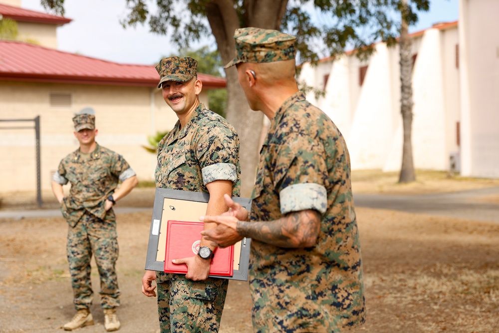 13th MEU Marines awarded Navy and Marine Corps Commendation Medals