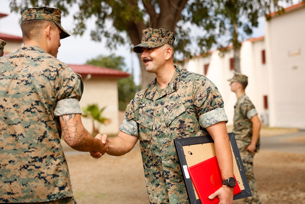 13th MEU Marines awarded Navy and Marine Corps Commendation Medals