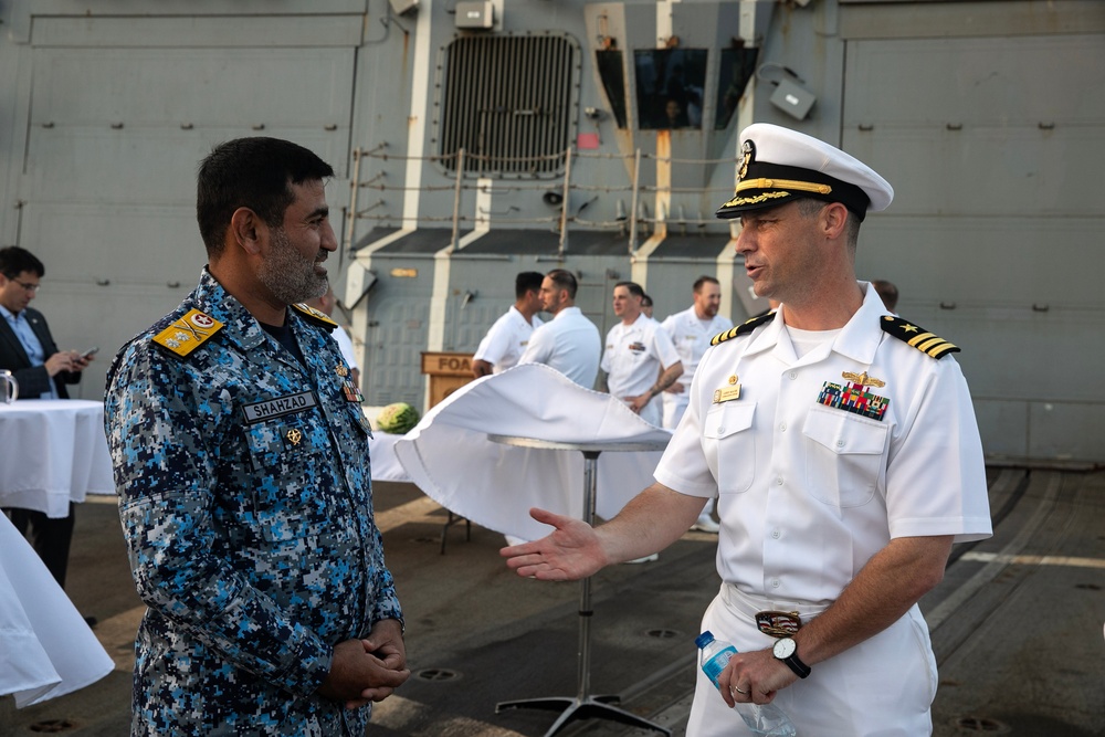 USS WAYNE E. MEYER HOSTS RECEPTION FOR SENIOR U.S. EMBASSY STAFF AND PAKISTAN NAVY