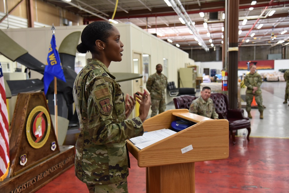 DVIDS - Images - New 403rd LRS Commander [Image 2 of 3]