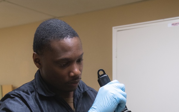 Ronald Reagan Sailors Give Customer Service