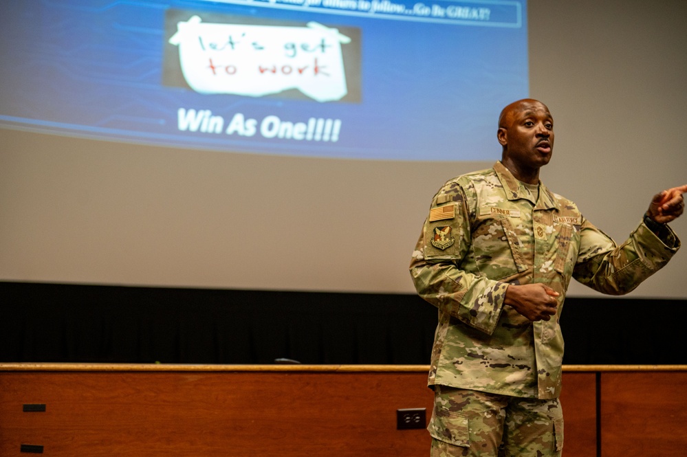 87 ABW Command Chief hosts NCO call