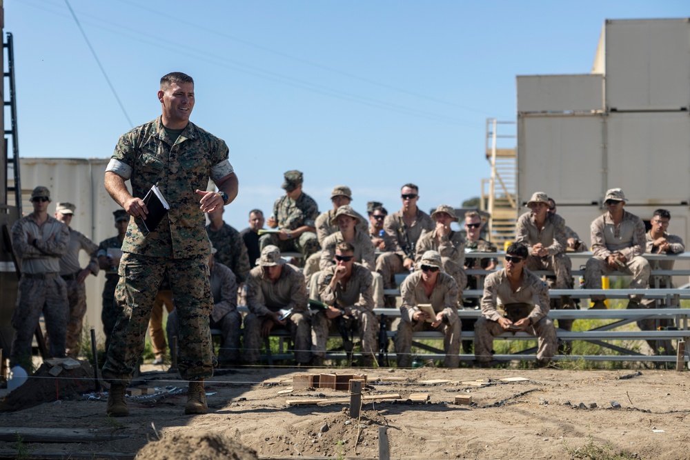 11th MEU Marines conduct Vertical Assault Raid Course
