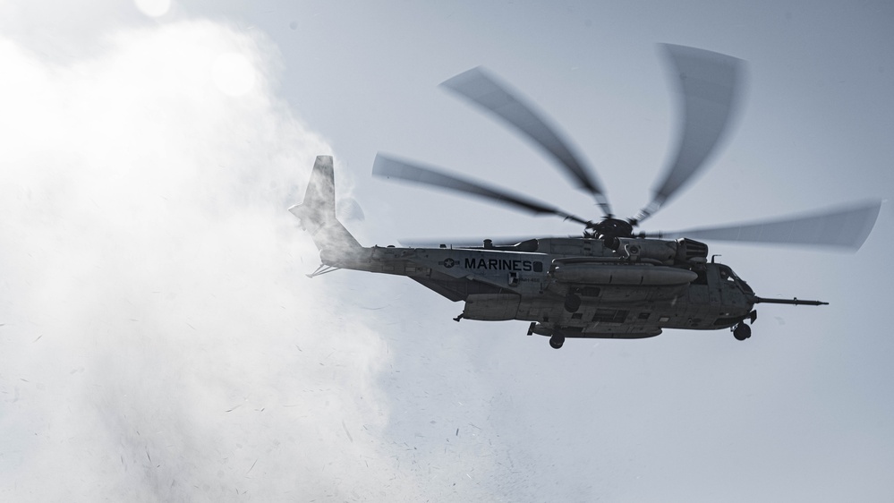 11th MEU Marines conduct Vertical Assault Raid Course