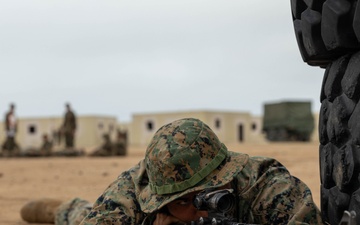 Marines and Sailors with CLB-7 and 1st Med Bn participate in a FEX