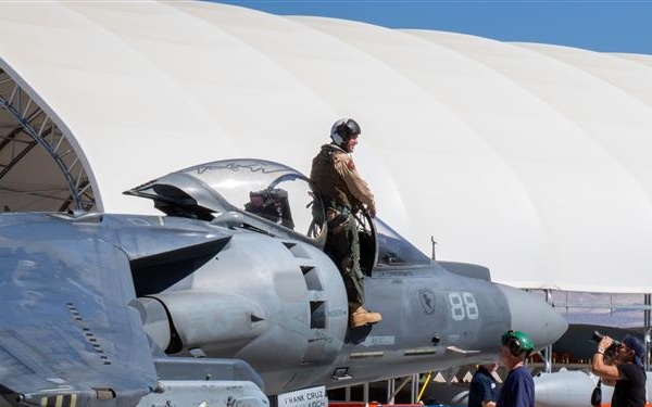 Farewell to the Harrier: VX-31 conducts final sundown flight