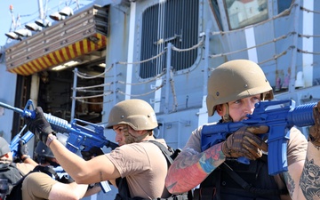 USS Roosevelt (DDG 80) Participates in a VBSS Assessment in Souda Bay, Greece