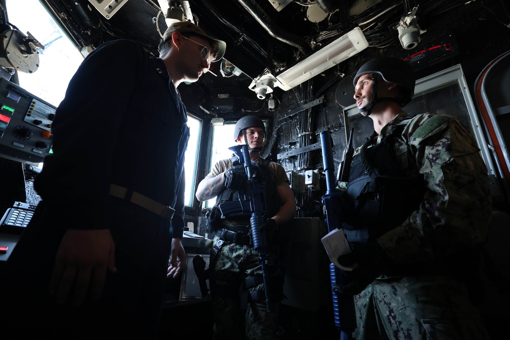 USS Roosevelt (DDG 80) Participates in a VBSS Assessment in Souda Bay, Greece