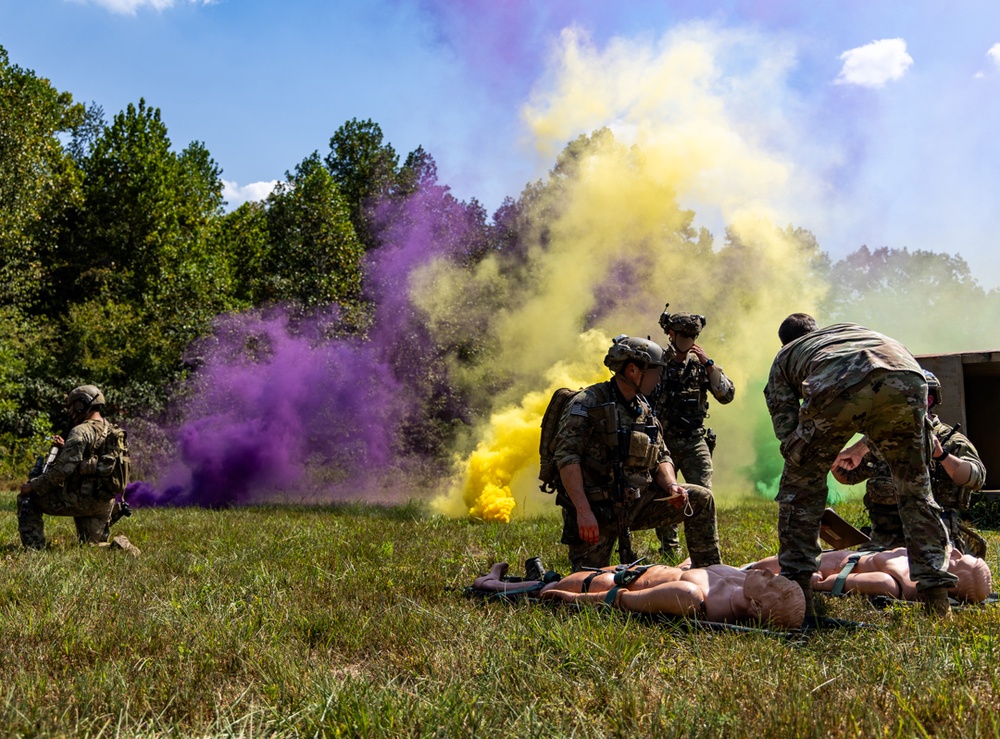 Green Berets Conduct Medical Training