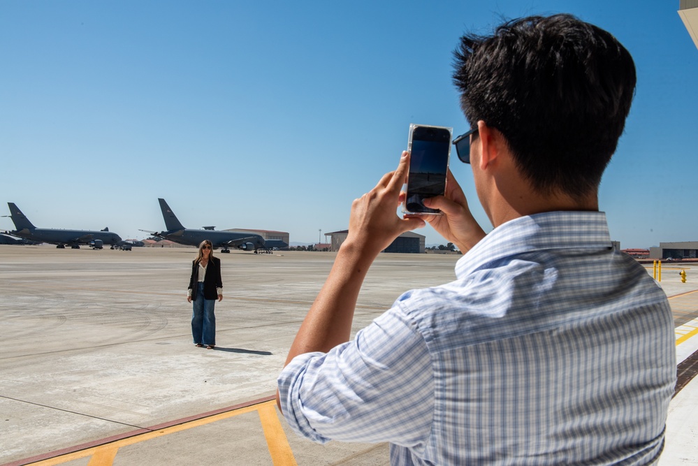 Travis conducts Honorary Commanders MXG Tour