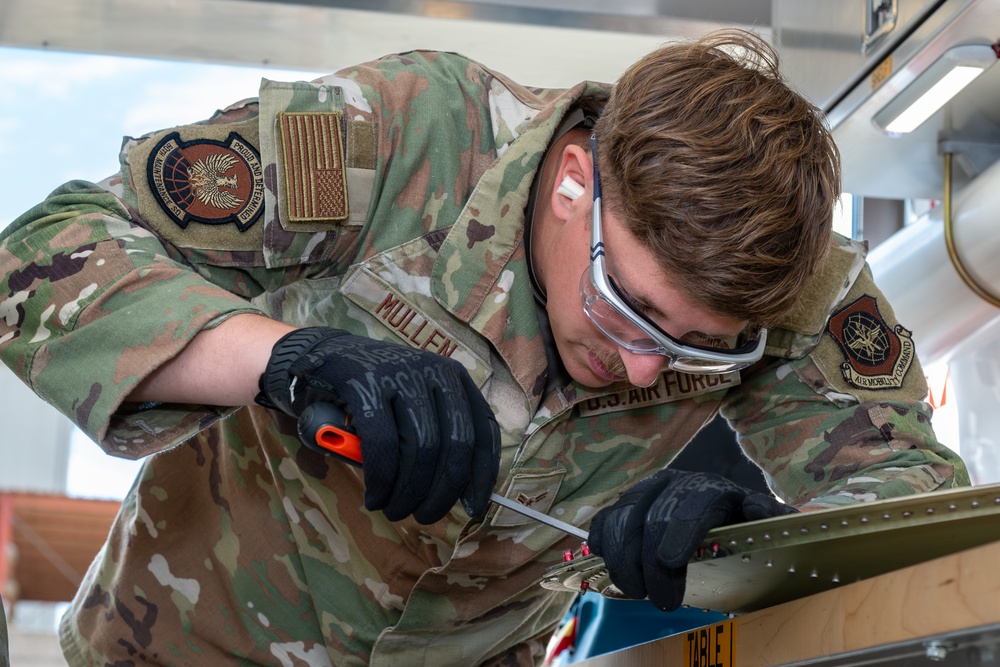 60 MXS Airmen demonstrate War Wagon capabilities