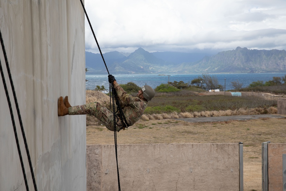 25th ID Enhances Readiness at Lightning Academy Air Assault Course