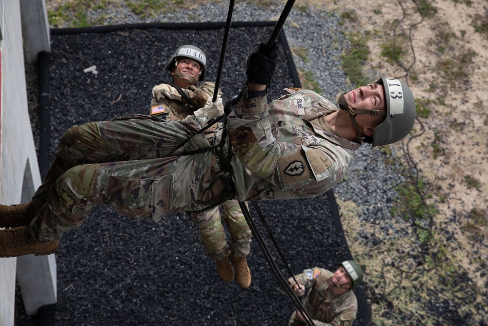 25th ID Enhances Readiness at Lightning Academy Air Assault Course