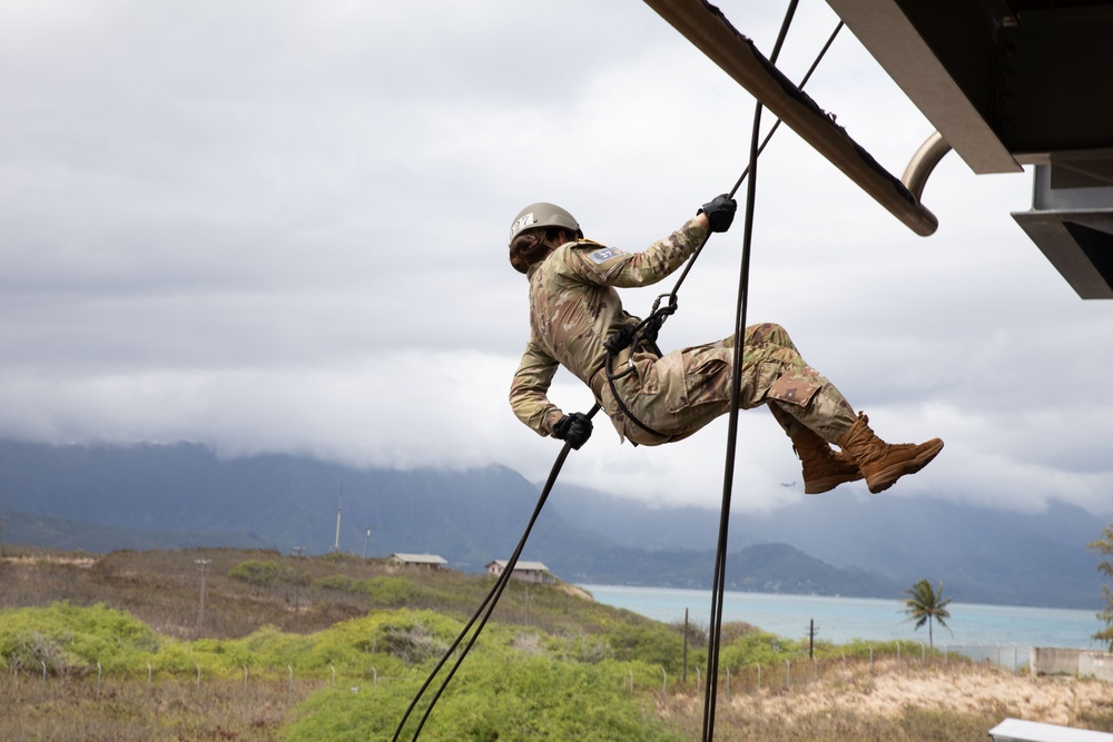 25th ID Enhances Readiness at Lightning Academy Air Assault Course