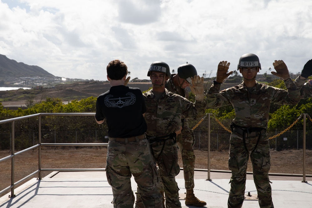 25th ID Enhances Readiness at Lightning Academy Air Assault Course