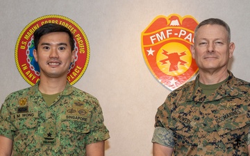 DCOMMARFORPAC meets with Singapore Chief of Staff DV