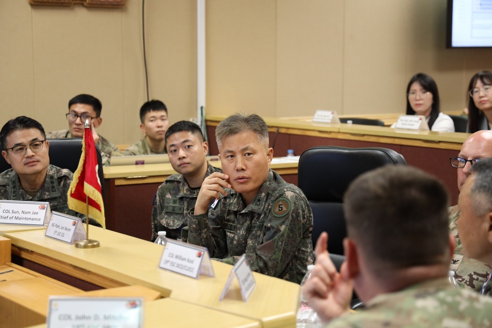 5th LSC Commanding General Brig. Gen. Jum Bum Visits 19ESC