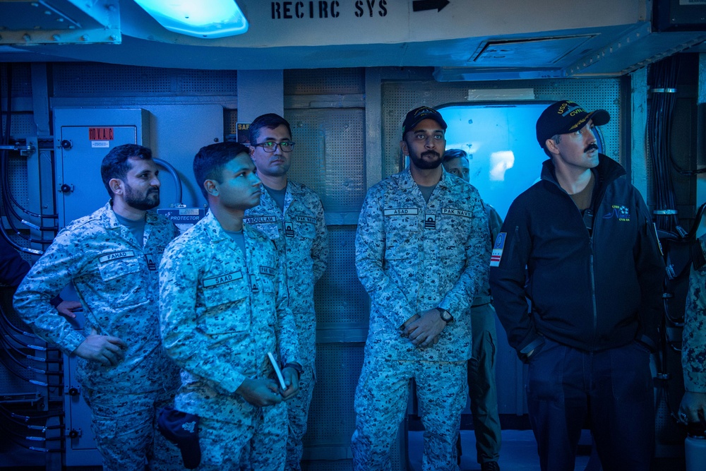 Nimitz Hosts Pakistani Distinguished Visitors