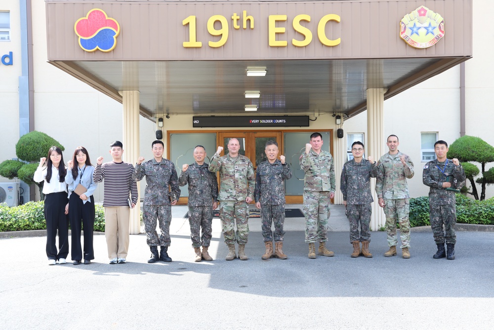 5th LSC Commanding General Brig. Gen. Jum Bum Visits 19ESC