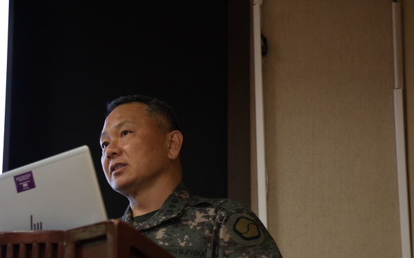 5th LSC Commanding General Brig. Gen. Jum Bum Visits 19ESC