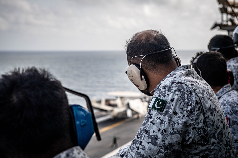 Nimitz Hosts Pakistani Distinguished Visitors